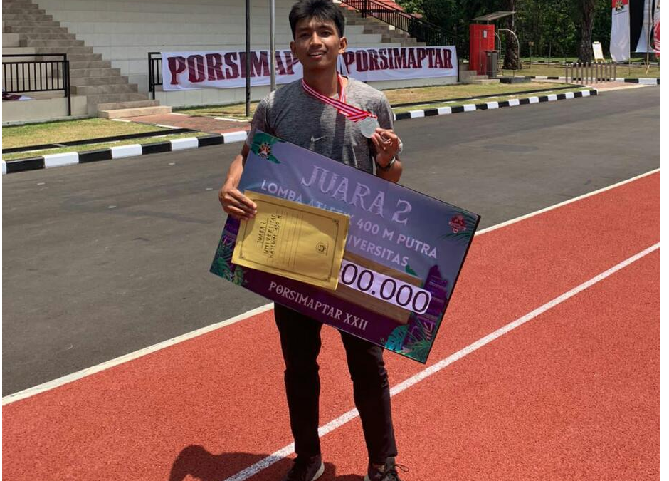 Nova Muhammad Syaifullah, student of Faculty of Public Health Universitas Diponegoro won SILVER MEDAL on men’s 400m sprint of university level on PORSIMAPTAR XXII 2022.