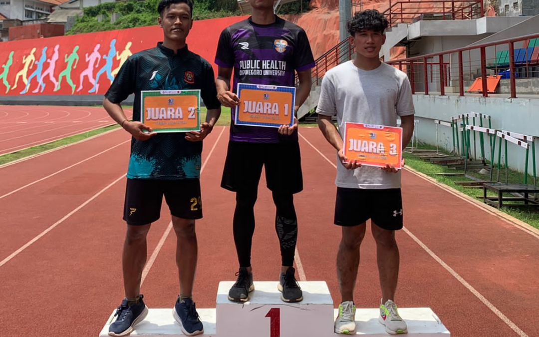 Nova Muhammad Syaifullah, student of the Faculty of Public Health, Universitas Diponegoro, won FIRST PLACE in the 2022 Olimdipo men’s 100m sprint.