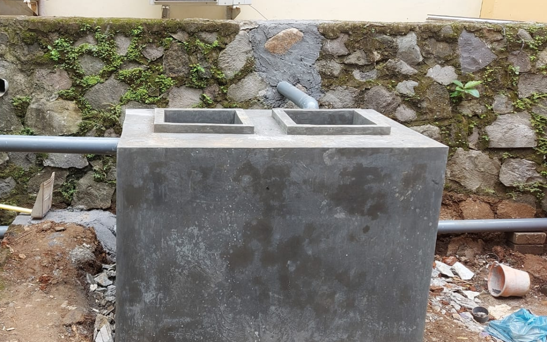 TWO COMPARTMENTS OF LABORATORY WASTEWATER TREATMENT (WWTP) At The Faculty of Public Health Diponegoro University